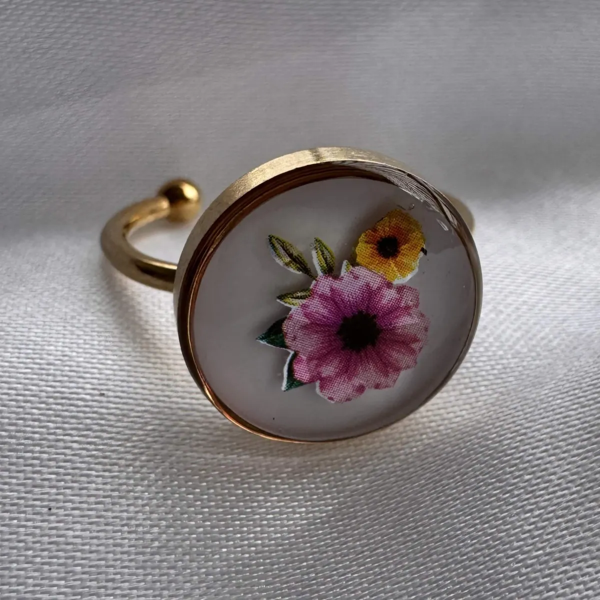 Lunara Ring view 3