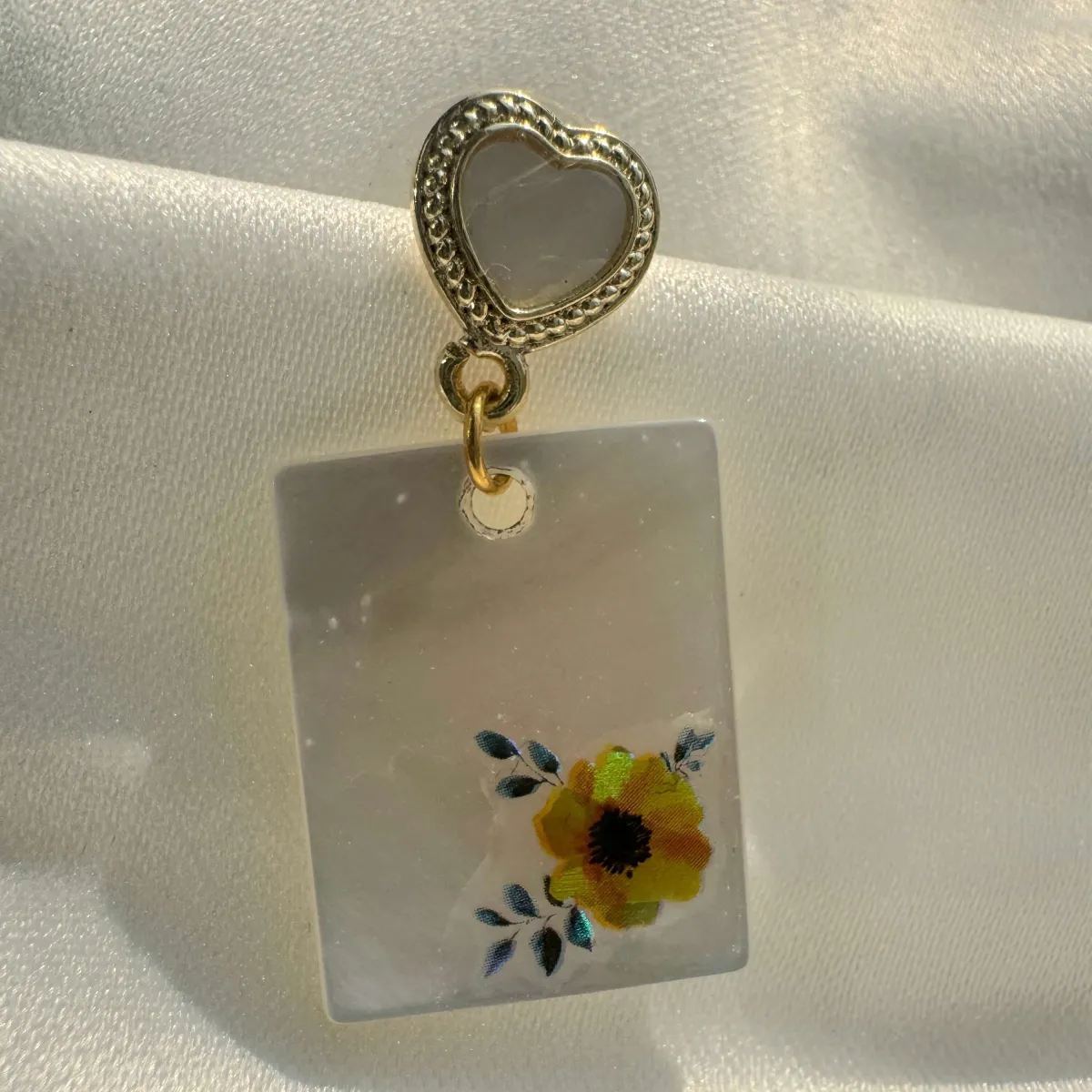 Mother of Pearl Heart Drops view 2