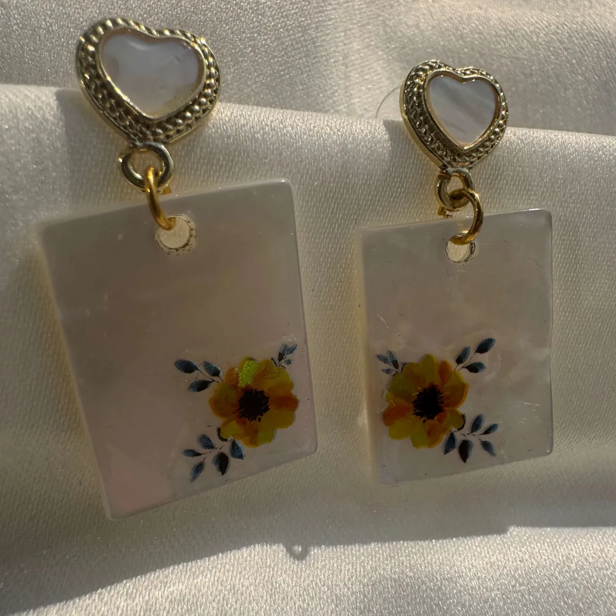 Mother of Pearl Heart Drops view 3