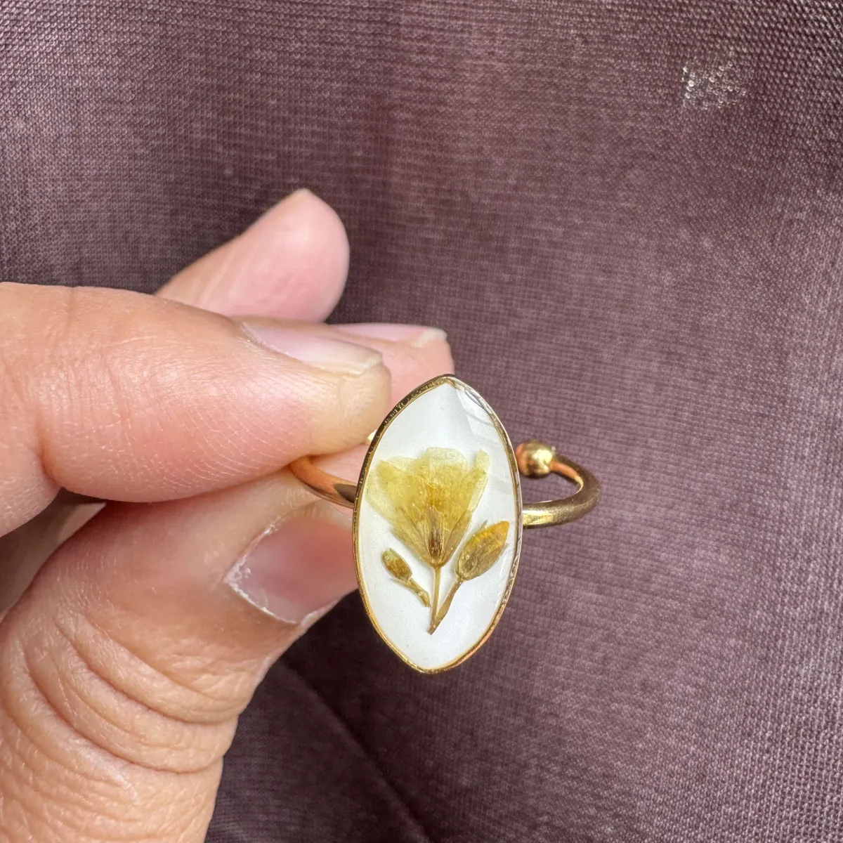Zyra oval ring view 3