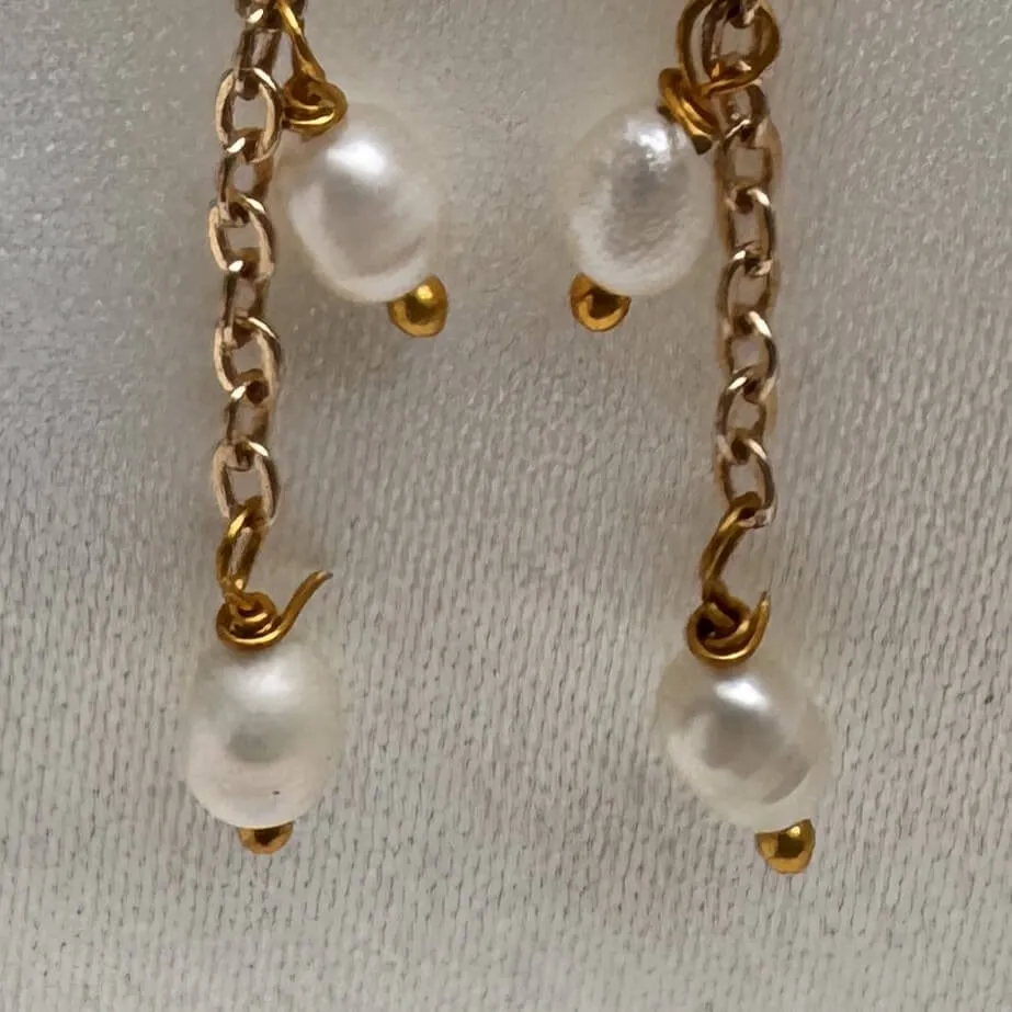 Pearl Drift Ear threads view 4