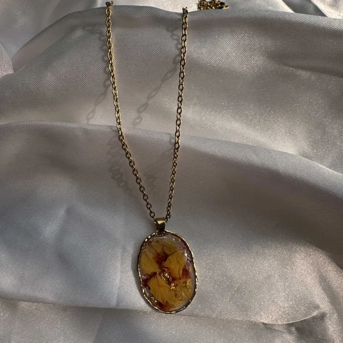 Yelora rose necklace | Amyco