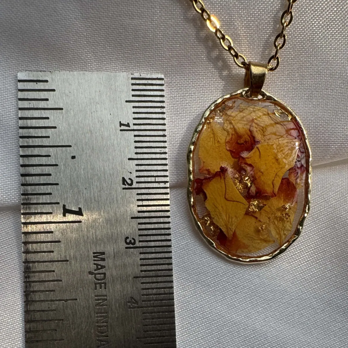 Yelora rose necklace | Amyco view 3