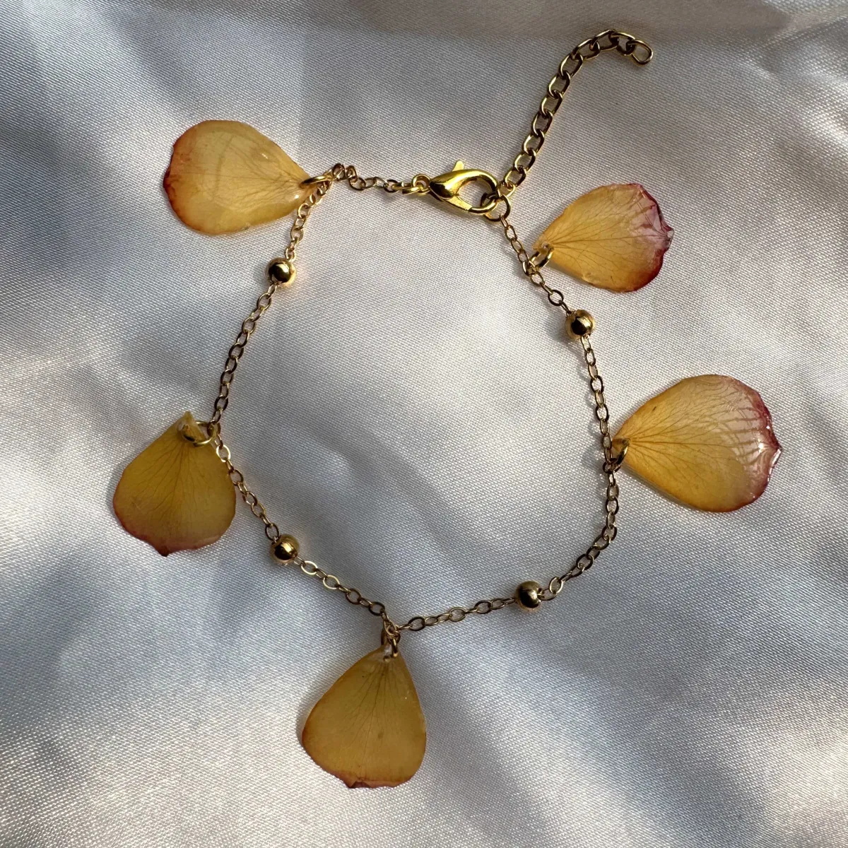 Yelora rose petal bracelet | Amyco view 2