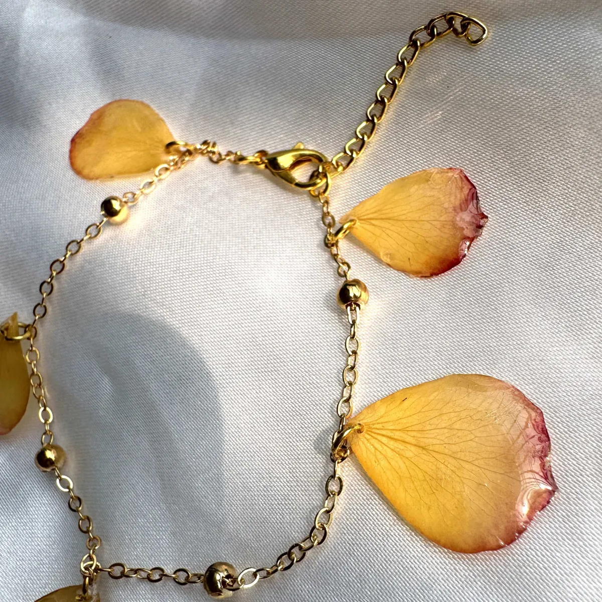 Yelora rose petal bracelet | Amyco view 3